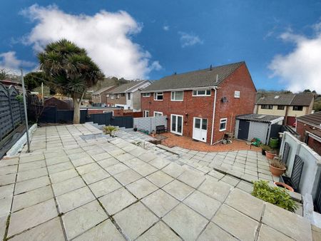 Fennel Close, PENARTH - Photo 2