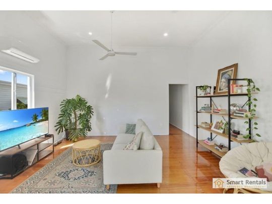 Furnished Modern Unit in a Great Location - Photo 1