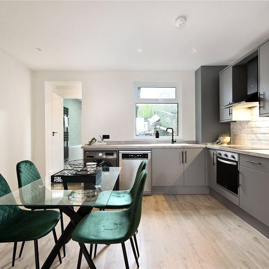 11 Norton Road, Southborough, TN4 0HE - Photo 1