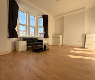 3 Bed Flat, Green Lanes, N4 - Photo 1