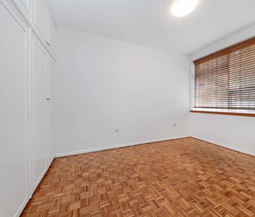 BRIGHT BEACHSIDE APARTMENT - Photo 6