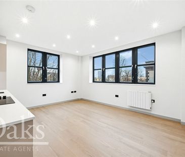 Dingwall Road, East Croydon, Surrey - Photo 1