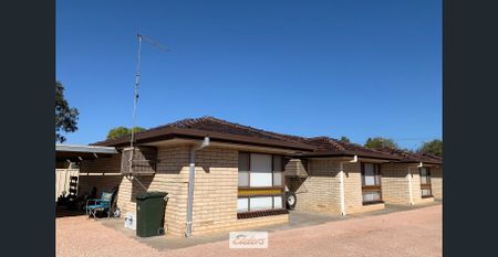 Neat 2 Bedroom Unit - Photo 2