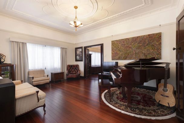 Art Deco Family Residence in Heart of Holland Park! - Photo 1