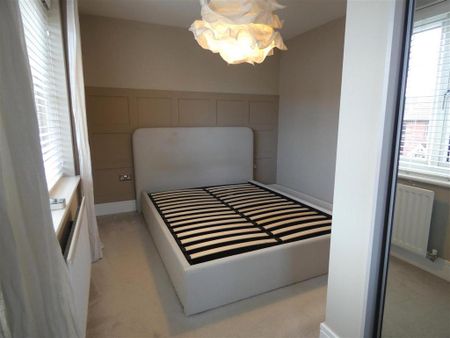 3 bedroom semi-detached house to rent - Photo 4