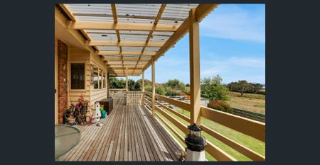 BEAUTIFUL HOME WITH VIEWS OF LAKE KING - Photo 5