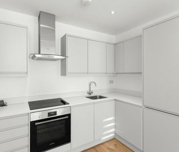 London Road, Sittingbourne, Kent, ME10 - Photo 6