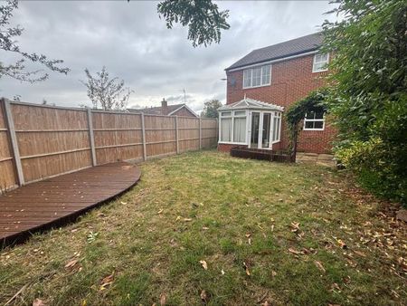 3 bedroom detached house to rent - Photo 4