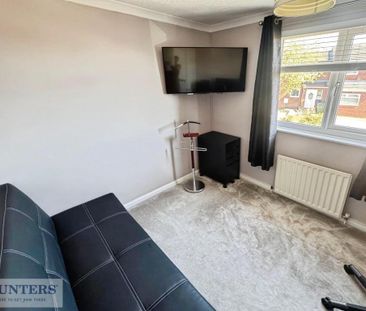 2 bedroom end of terrace house to rent - Photo 1