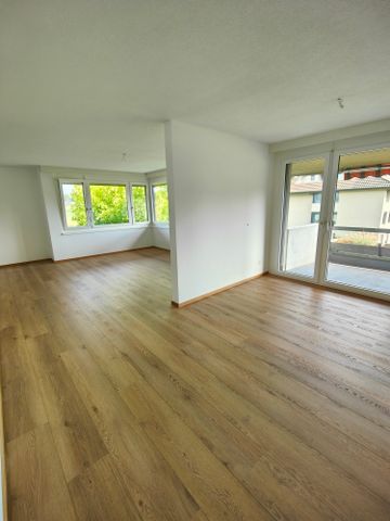 Grosszügige 4.5-Zimmer-Wohnung in Familienquartier in Sempach - ab sofort verfügbar! - Photo 2