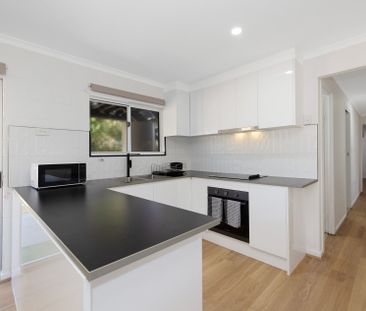 Refurbished share house with pool - 5 minute walk to JCU - Photo 1