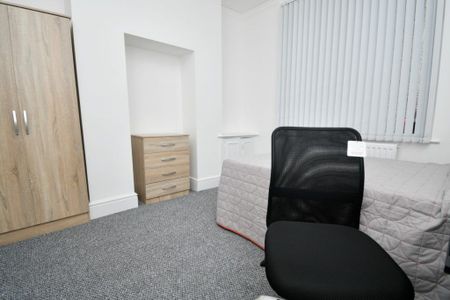 Room , Coultate Street - Photo 3