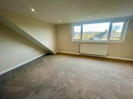 6 bedroom semi-detached house to rent - Photo 2