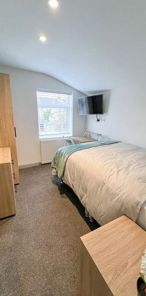 1 bedroom in a house share to rent - Photo 1
