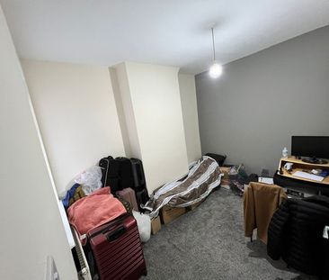 2 Bed Terraced House, Mere Avenue, M6 - Photo 3