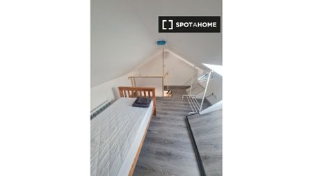 4-bedroom apartment for rent in East Wall, Dublin - Photo 4