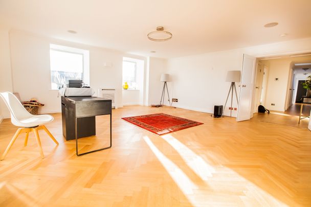 2 Bed Flat, Vitali Close, SW15 - Photo 1