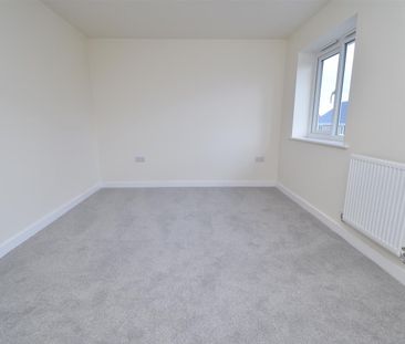 Yarn Crescent, Lupset, Wakefield - Photo 3
