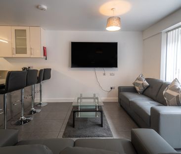 Room 6 Available, Riverside En Suite, 11 Bedroom House, Willowbank Mews – Student Accommodation Coventry - Photo 1