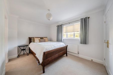 6 bedroom detached house to rent - Photo 5