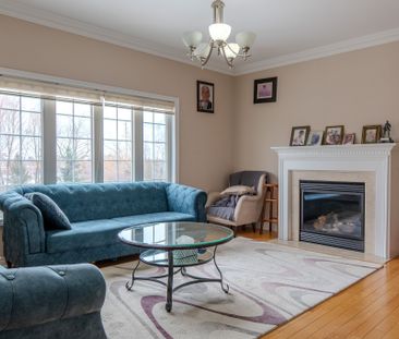 For Lease - 87 Warbler (Main & 2nd Floors) Avenue, Vaughan, Ontario - Photo 4