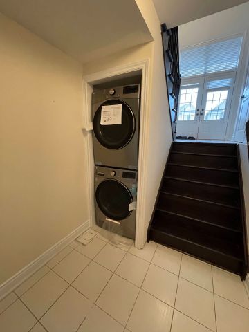 For Lease - 306 Cedar Hedge Road Unit# Main, Milton, Ontario - Photo 2