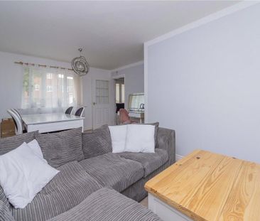 3 bedroom end of terrace house to rent - Photo 1