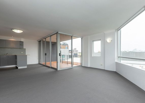 Sophisticated and Stylish Two Bedroom Apartment - Photo 1