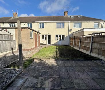 3 bedroom terraced house to rent - Photo 4