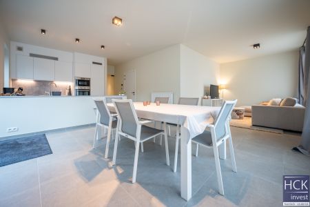 KRUISHOUTEM - Knap gelijklvoersapp. met 2 slpk en ruim terras! - Photo 2