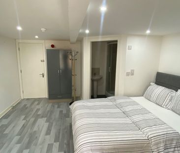 Room in a Shared House, Bentley Road, L8 - Photo 5