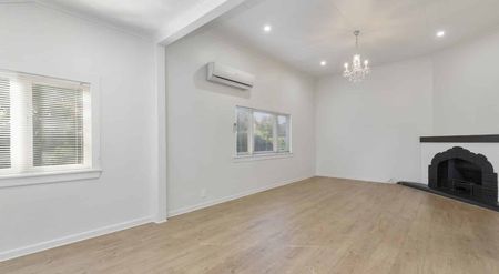 Central city family living - Photo 2