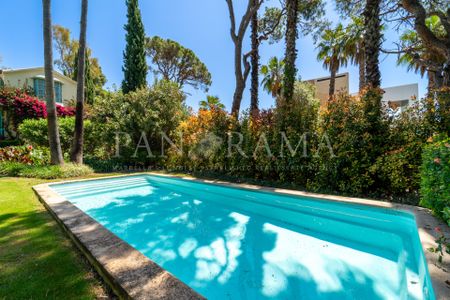 Charming villa in the center of Marbella, just a 10-minute walk from the old town - Photo 5
