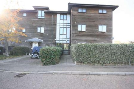 Cedar Court, Elm Road, Shoeburyness, Essex, SS3 - Photo 3