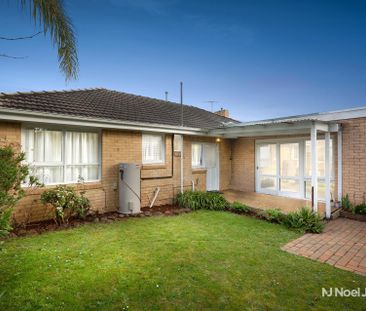 1 Hardwood Ct , MITCHAM - Photo 2