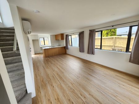 Three Bedroom Townhouse - Photo 5