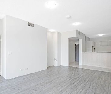 Boutique Living in the Heart of South Brisbane - Photo 2