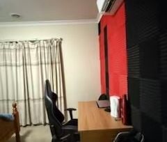 6-bedroom shared house, Peacock Street - Photo 2