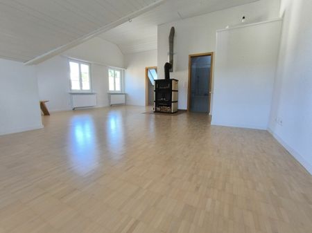 Eine Monatsmiete geschenkt - Attraktive 4.5-Zimmer Maisonettewohnung im Dorfkern von Oberuzwil - Photo 2