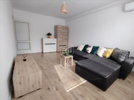 Kiadó jó állapotú panel lakás - Szeged - Fotó 5