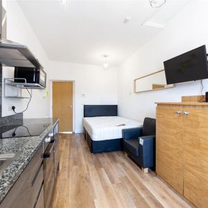 Studio to rent - Photo 2