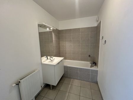 Location Appartement 3 pièces 61m² - Photo 3