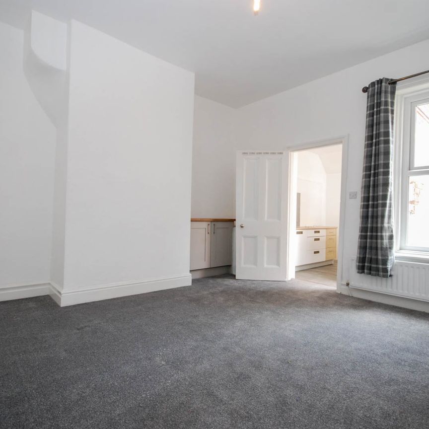 2 bed flat to rent in Broomfield Road, Gosforth, NE3 - Photo 1