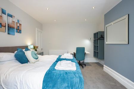 2 bedroom flat to rent - Photo 2