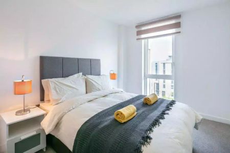 3 bedroom flat to rent - Photo 3