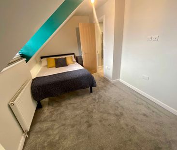 St. Catherines Grove Room 2 - Photo 6