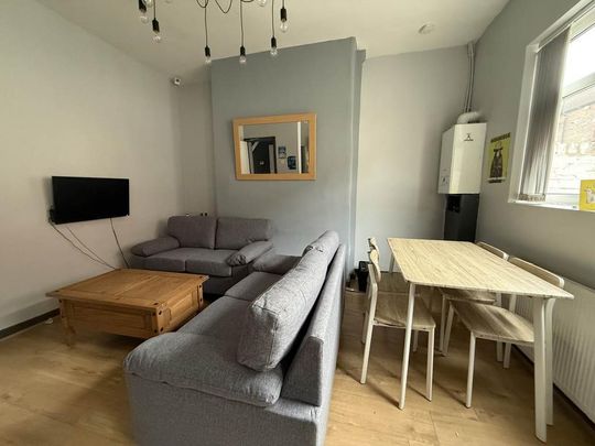 4 bedroom house share to rent - Photo 1