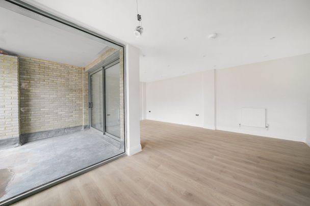 Selsdon Road, South Croydon, London - Photo 1