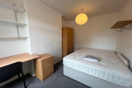 3 bedroom terraced house to rent - Photo 3