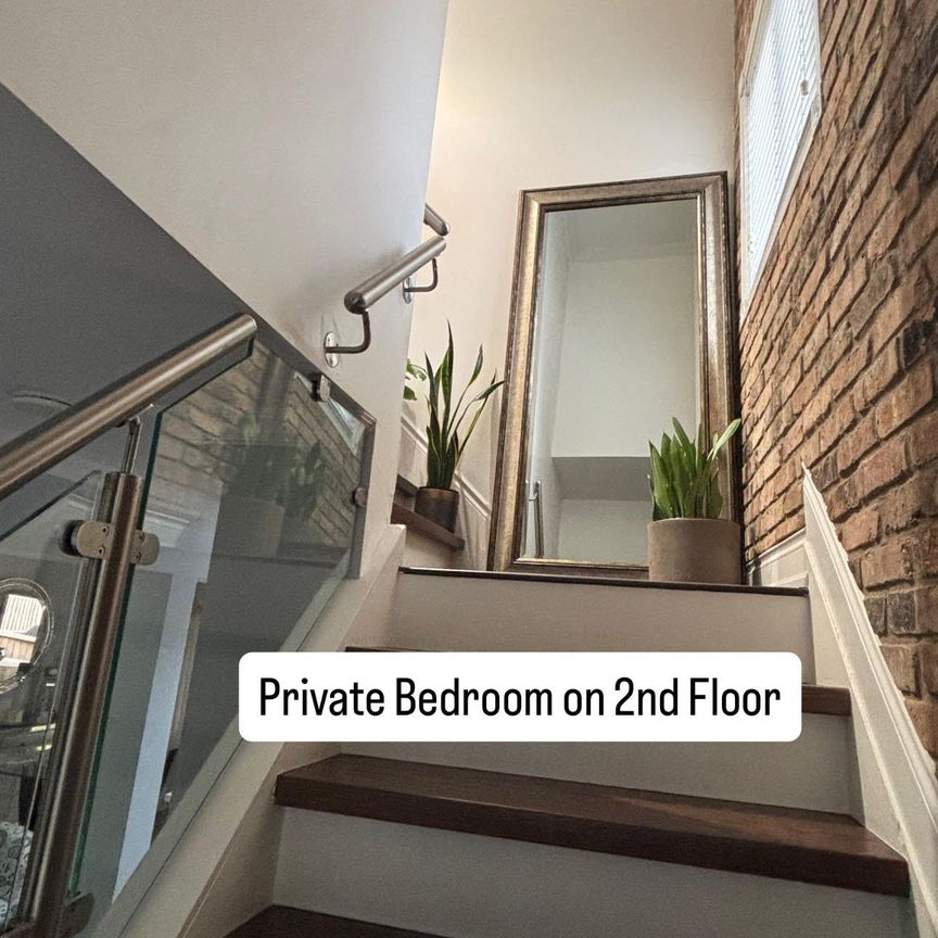 For Lease - 1341 Freeport Drive, Mississauga, Ontario - Photo 1